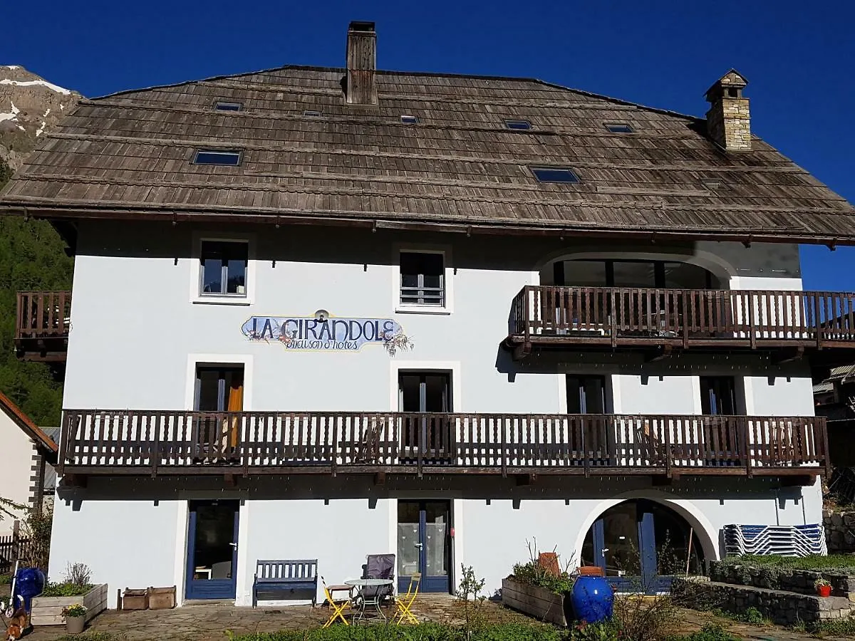 La Girandole Chambre D'Hotes Et Location D'Appartement Arvieux Pensión