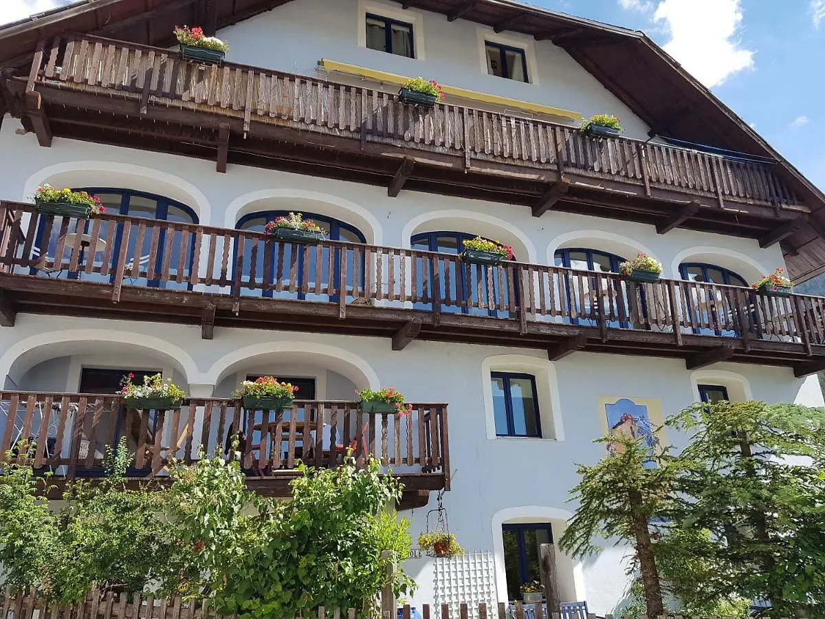 La Girandole Chambre D'Hotes Et Location D'Appartement Arvieux Pensión